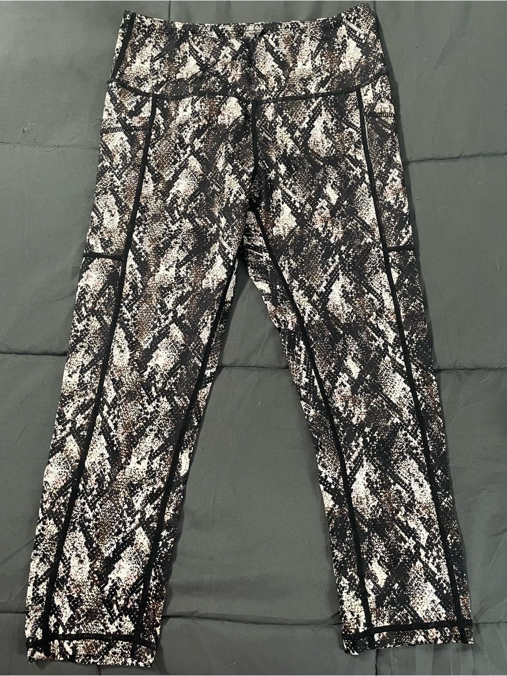 Constantly Varied Gear Medusa Snake Skin Capris X-Small